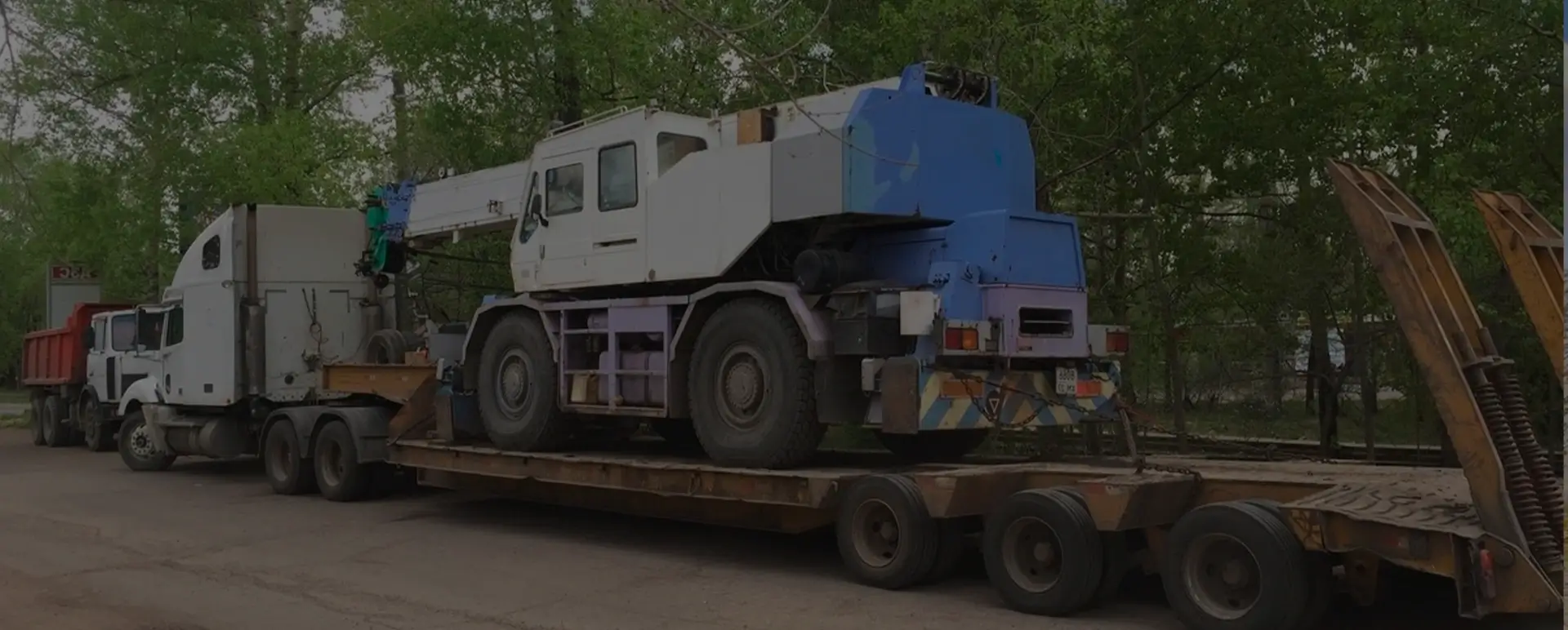 Получить расчет цены перевозки груза в городе Мыски (Сибирский округ - Кемеровская область - Кузбасс), аренда низкорамника на территории РФ