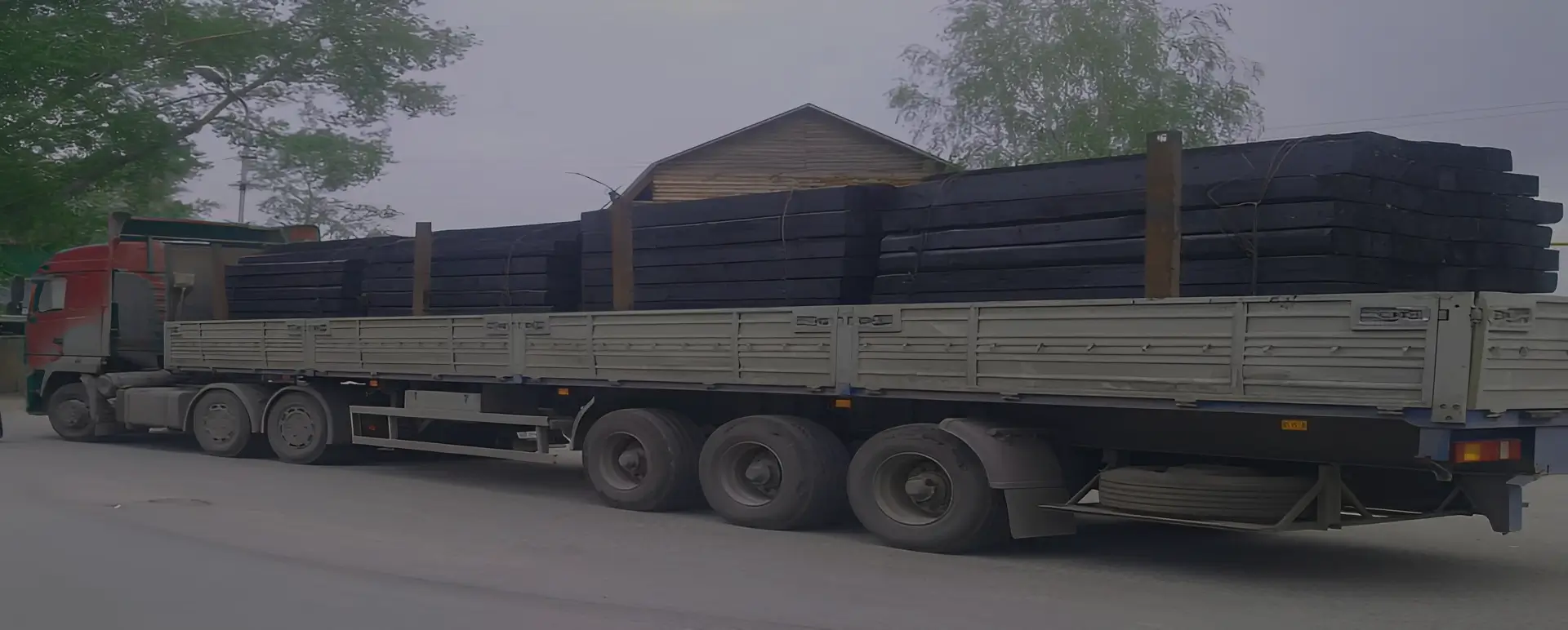 Сервис от транспортной компании по доставке шпал по России из Мысков автотранспортом